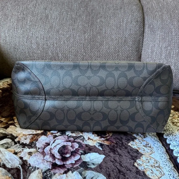 COACH Brown/Pink Signature Coated Canvas Gold-Tone Hardware City Tote Bag - Picture 11 of 12